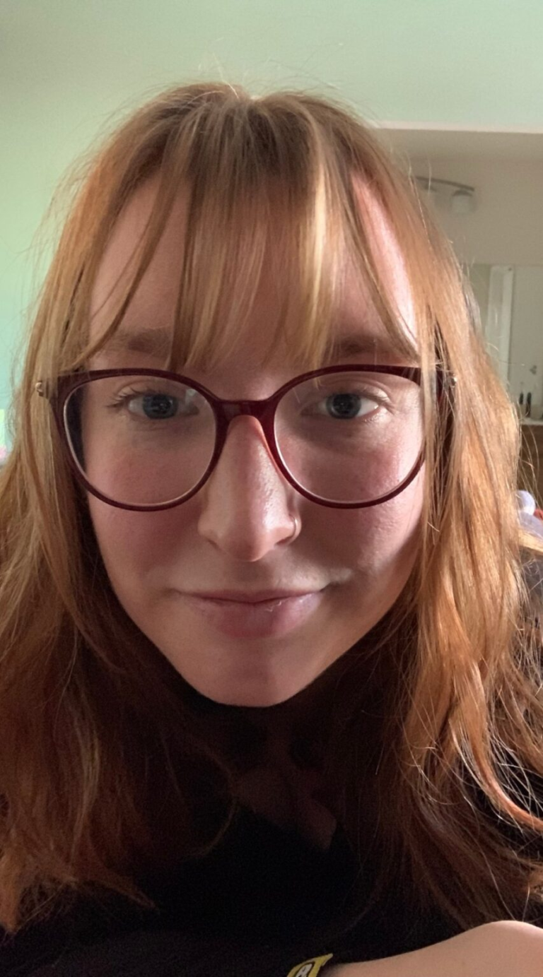 How to Keep Bangs from Splitting: Top Tips for Perfect Fringe Maintenance